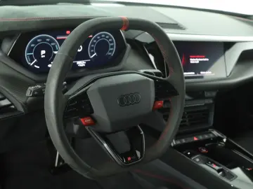 AUDI RS e-tron GT quattro  570 kw 775 PS  HUD Carbon
