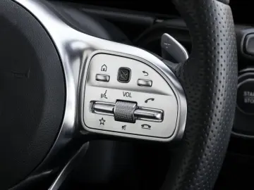 MERCEDES-BENZ EQA 250 AMG-Sport Pano Night HUD Totw …