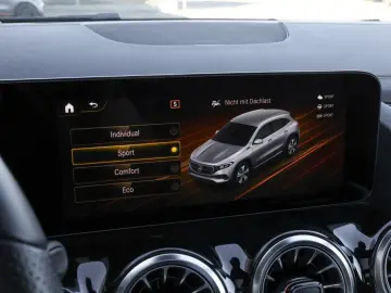 MERCEDES-BENZ EQA 250 AMG-Sport Pano Night HUD Totw …