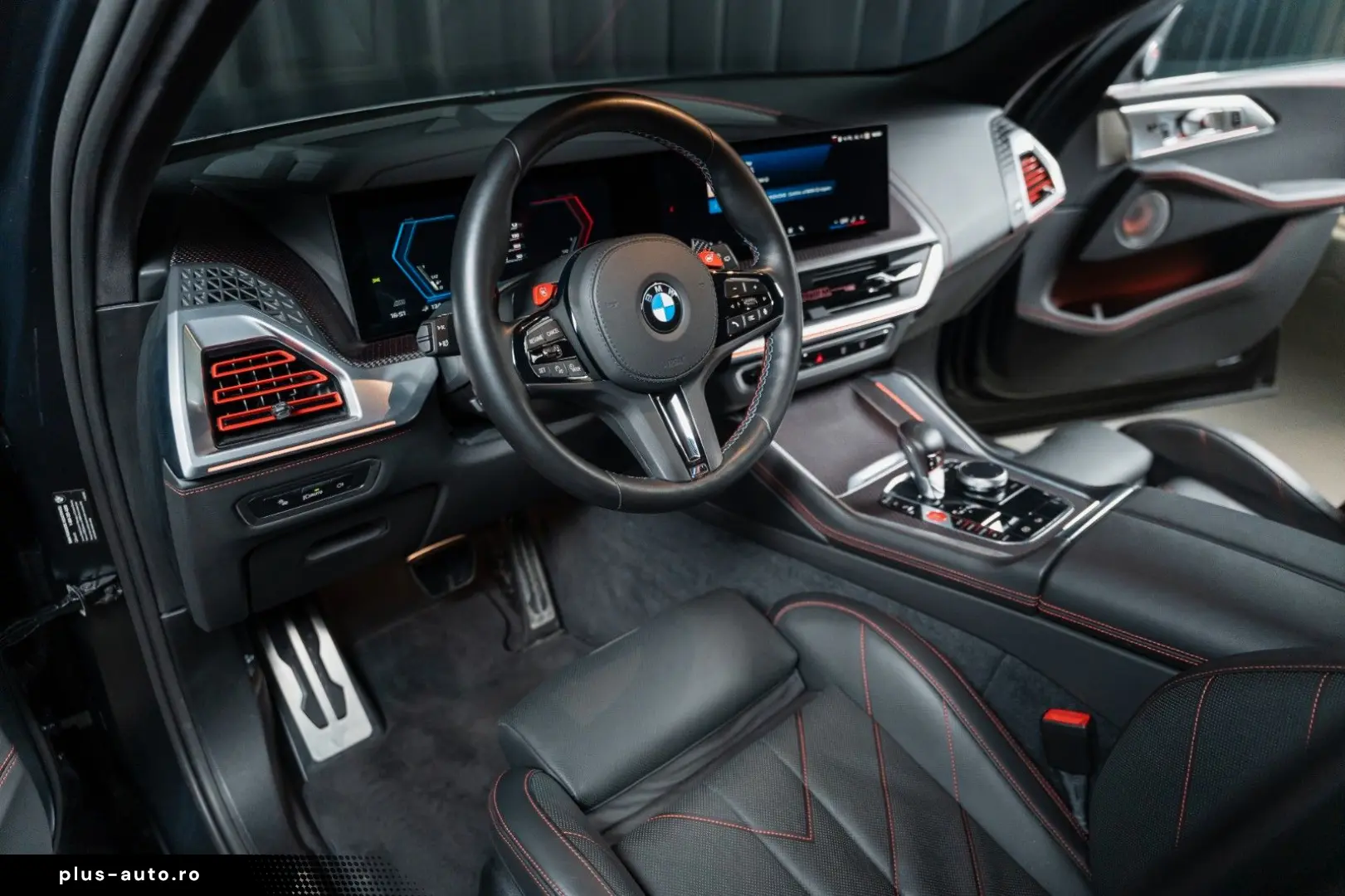 BMW XM 4.4 Label Red B&W ACC HUD Vent Sitze 1-500