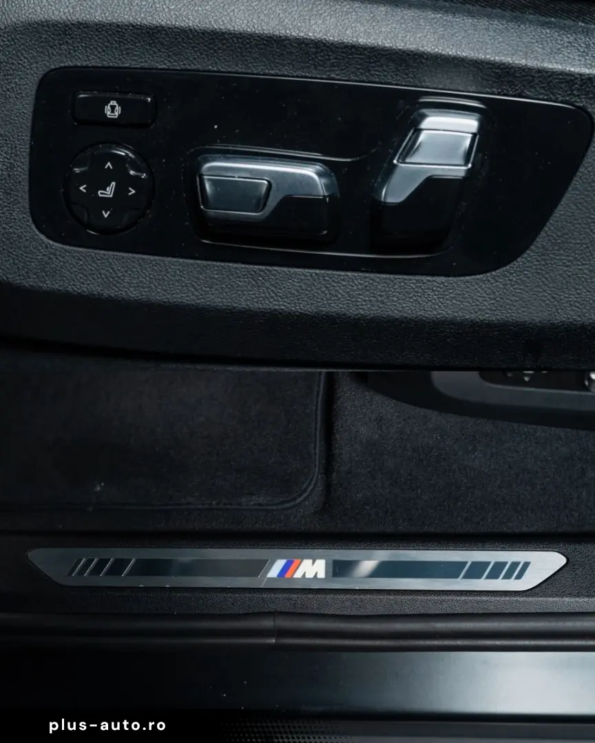 BMW XM 4.4 Label Red B&W ACC HUD Vent Sitze 1-500