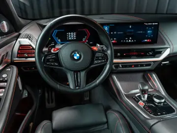 BMW XM 4.4 Label Red B&W ACC HUD Vent Sitze 1-500