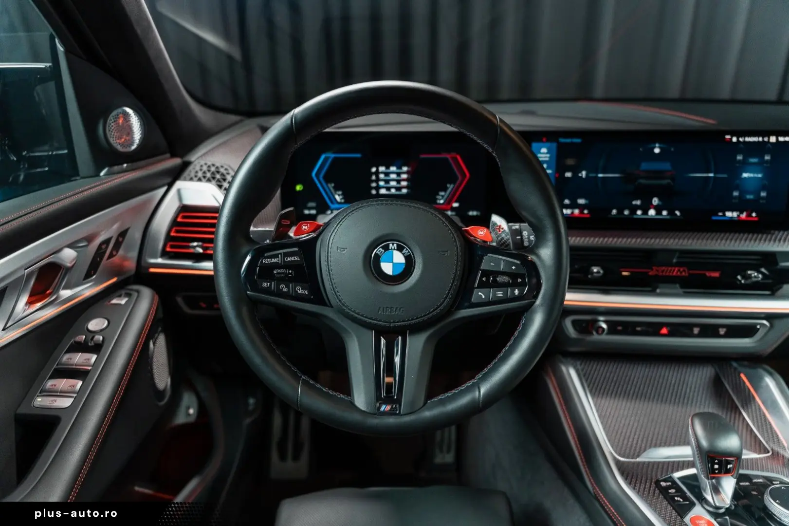 BMW XM 4.4 Label Red B&W ACC HUD Vent Sitze 1-500