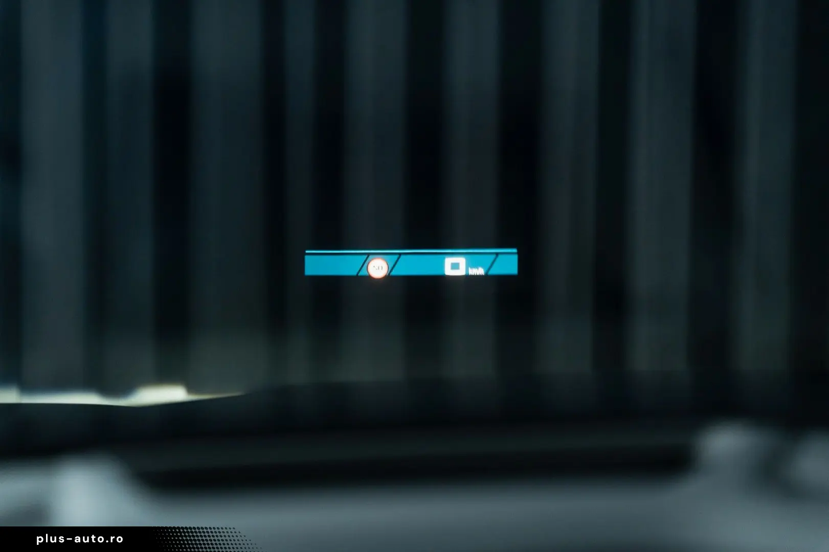 BMW XM 4.4 Label Red B&W ACC HUD Vent Sitze 1-500