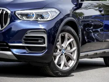 BMW X5 xDrive45e xLine HUD PANO AHK NAVI LED Laser