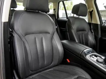 BMW X5 xDrive45e xLine HUD PANO AHK NAVI LED Laser