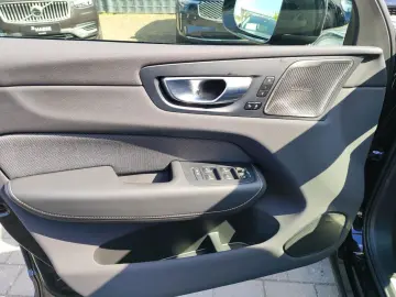 VOLVO XC60 T8 Ultra Black Edition Plug-In Hybrid AWD
