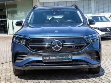 MERCEDES-BENZ EQB 300 4M AMG-Sport LED Cam Pano Nigh…