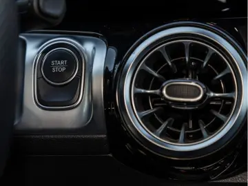 MERCEDES-BENZ EQB 300 4M AMG-Sport LED Cam Pano Nigh…