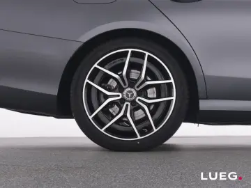 MERCEDES-BENZ E 200 T AMG MBUXHighEnd Pano Burm MBea…