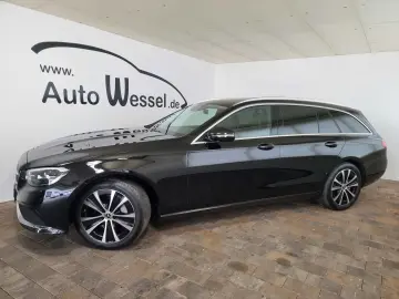 MERCEDES-BENZ E 300 e PHEV LED ACC Navi Digital Kamera