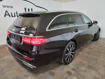MERCEDES-BENZ E 300 e PHEV LED ACC Navi Digital Kamera