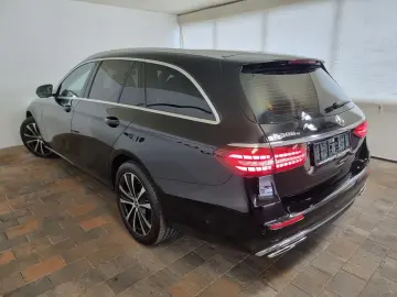 MERCEDES-BENZ E 300 e PHEV LED ACC Navi Digital Kamera