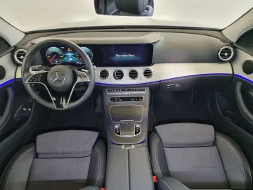 MERCEDES-BENZ E 300 e PHEV LED ACC Navi Digital Kamera