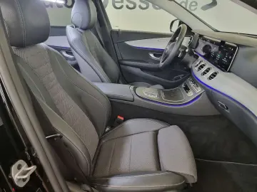 MERCEDES-BENZ E 300 e PHEV LED ACC Navi Digital Kamera