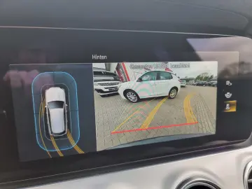 MERCEDES-BENZ E 300 e PHEV LED ACC Navi Digital Kamera