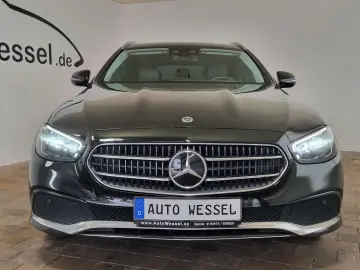 MERCEDES-BENZ E 300 e PHEV LED ACC Navi Digital Kamera
