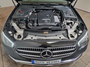 MERCEDES-BENZ E 300 e PHEV LED ACC Navi Digital Kamera