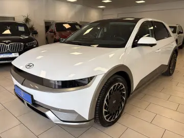 HYUNDAI Ioniq 5 Uniq Leder Pano HUD Memory BOSE 360 Cam