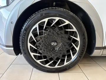 HYUNDAI Ioniq 5 Uniq Leder Pano HUD Memory BOSE 360 Cam