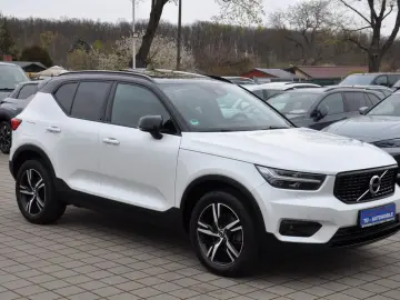 VOLVO XC40 B4 R Design AWD DKG PANO-LED-H&K-RKAM-NAVI