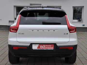 VOLVO XC40 B4 R Design AWD DKG PANO-LED-H&K-RKAM-NAVI