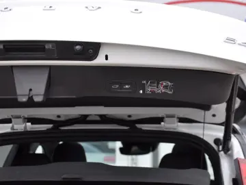 VOLVO XC40 B4 R Design AWD DKG PANO-LED-H&K-RKAM-NAVI