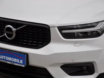 VOLVO XC40 B4 R Design AWD DKG PANO-LED-H&K-RKAM-NAVI