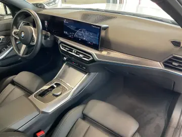 BMW 318d M Sport Leder LED Navi Pano Harman Kardon