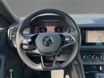 SKODA Kodiaq RS 2.0TSI LED NAV ACC RFK AHK STDHZG PANO