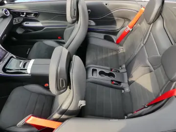 Mercedes-Benz CLE 300 AMG 4M Cabriolet 360