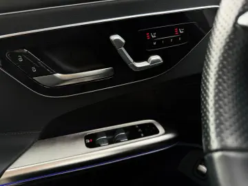 MERCEDES-BENZ CLE 180  CABRIO  AMG  LED  PTS  RFK  T…