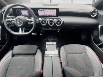 MERCEDES-BENZ CLA 200 Coupé AMG NIGHT LENKRADHEIZ AMBIENTE