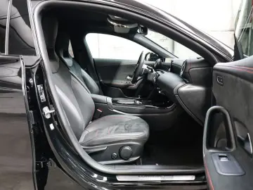 MERCEDES-BENZ CLA 180 Coupé AMG Sport Advanced  LED …