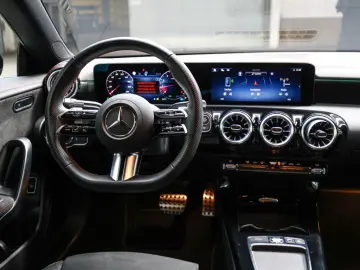 MERCEDES-BENZ CLA 180 Coupé AMG Sport Advanced  LED …