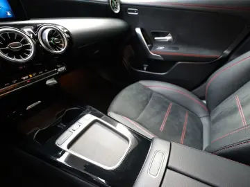 MERCEDES-BENZ CLA 180 Coupé AMG Sport Advanced  LED …