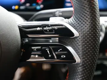 MERCEDES-BENZ CLA 180 Coupé AMG Sport Advanced  LED …