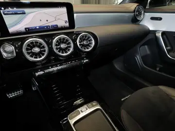 MERCEDES-BENZ CLA 200 Coupé AMG PANO 19  NIGHT DISTRONIC