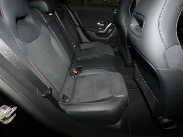 MERCEDES-BENZ CLA 200 Coupé AMG NIGHT TOTWINKEL 18 K…