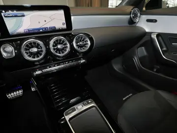 MERCEDES-BENZ CLA 200 Coupé AMG NIGHT TOTWINKEL 18 K…