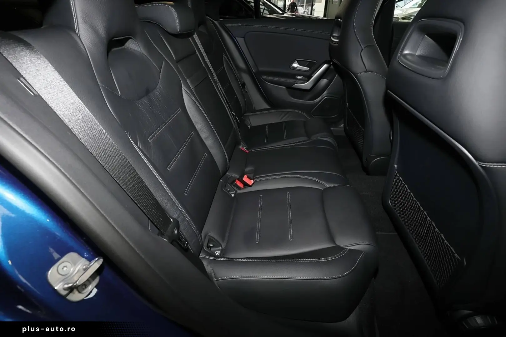 MERCEDES-BENZ CLA 200 Coupé AMG TOTWINKEL PANO DISTR 360  19