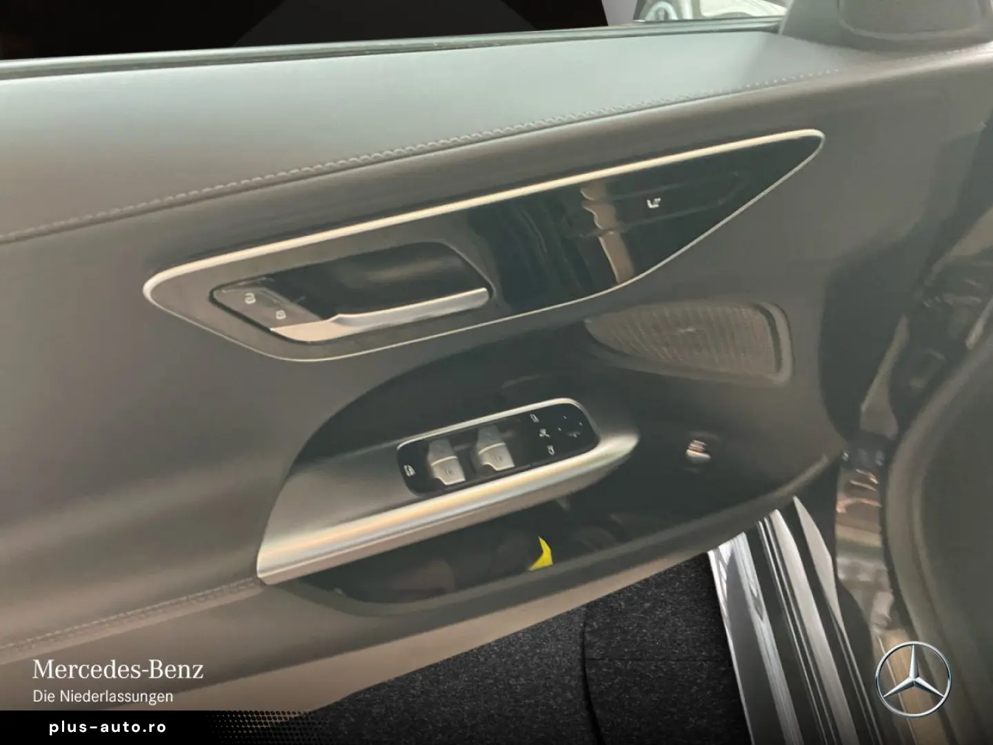 MERCEDES-BENZ C 300 d 4M AMG Night LED Distr Kamera NavPrem