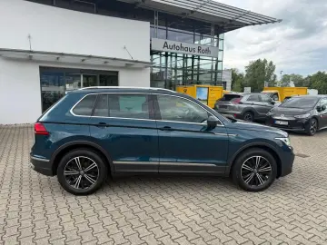 VW Tiguan 2.0 TDI Elegance  LED Kamera AAC Navi