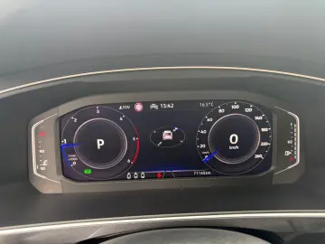 VW Tiguan 2.0 TDI Elegance  LED Kamera AAC Navi