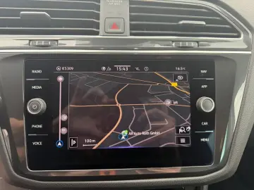VW Tiguan 2.0 TDI Elegance  LED Kamera AAC Navi