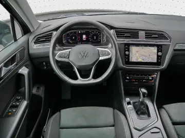 VW Tiguan Elegance TDI 18Z CarPlay Matrix ACC DAB