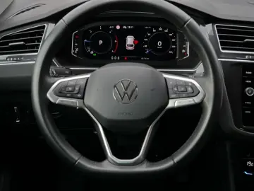 VW Tiguan Elegance TDI 18Z CarPlay Matrix ACC DAB