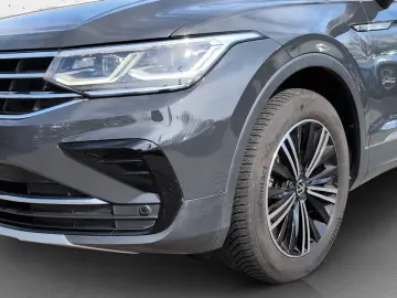 VW Tiguan Elegance TDI 18Z CarPlay Matrix ACC DAB