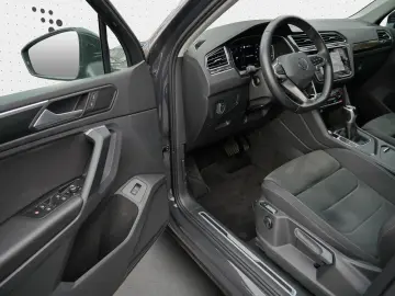 VW Tiguan Elegance TDI 18Z CarPlay Matrix ACC DAB