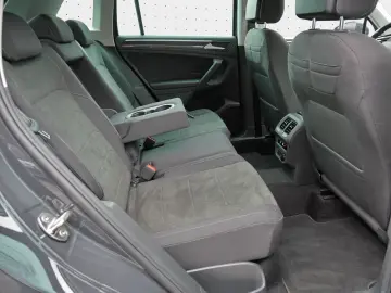 VW Tiguan Elegance TDI 18Z CarPlay Matrix ACC DAB